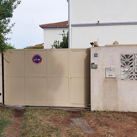 Superbe T2 Avec Jardin, Piscine-Enfant Et Parking Apartman Arles Kültér fotó